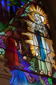 vitrail N.D Lourdes